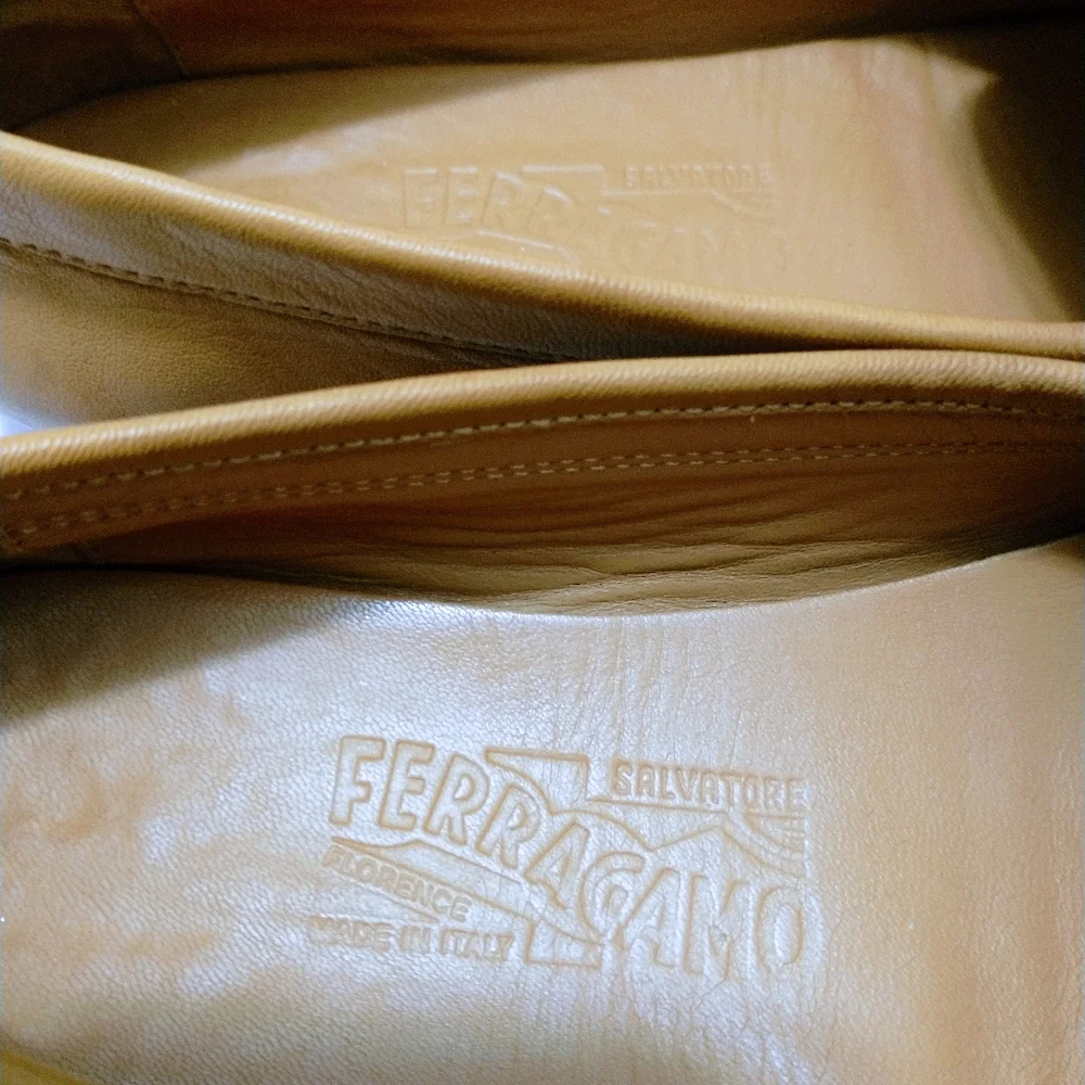 💯 Authentic Salvatore Ferragamo (Made in Italy) Women's Loafers - Picture 12 of 15